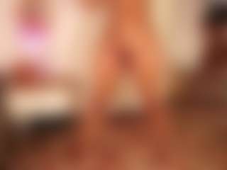Live cam show with monica - Oil on CamwithHer
