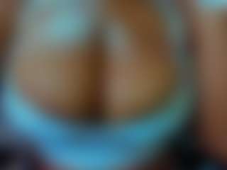 Live cam show with olivahot31 - Squirt Curvy on xplaylive.com