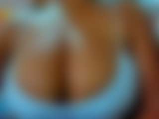 Live cam show with olivahot31 - Living Room on Camsoda