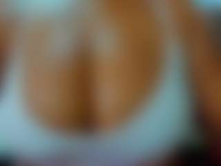 Live cam show with olivahot31 - Camel Toe on Camsoda