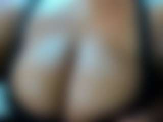 Live cam show with olivahot31 - Thick on Milfs Live