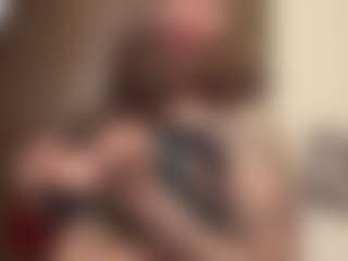 whitesgrbby96's Live Sex Cam Show