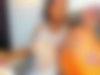 Onika MILF webcam performer live streaming