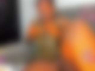 Onika MILF webcam performer live streaming