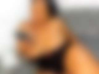 Live cam show with Onika - Curvy Small Tits on Camming Site