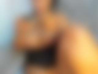 Live cam show with Onika - Young Adult on Pornisteam.com