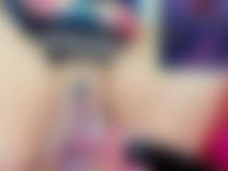 Live cam show with kassandratv-gamer - Toys on Fit Hotties