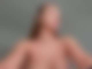 Live cam show with Tiffany - Curvy on chickslive.net