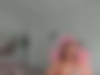 Live cam show with Tiffany - Latina Petite on StripNow