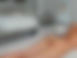 Live cam show with Tiffany - Shaved Pussy on Mixed Magazine Live