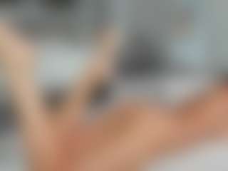 Live cam show with Tiffany - Brown Eyes Curvy on SmokeAndPoke