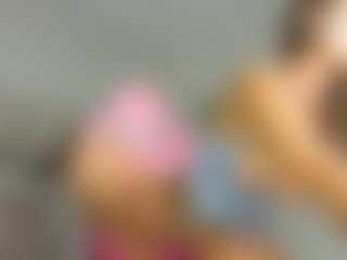 Live cam show with Tiffany - Latina Petite on Camsoda