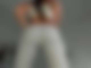 Live cam show with Tiffany - Strip Latina on live.xbliss.ai