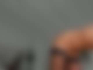 Live cam show with Tiffany - Wet on livesexfox.com