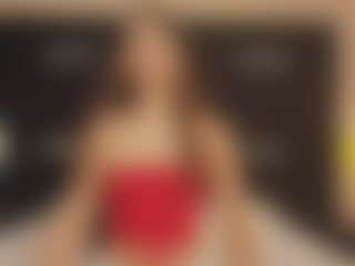 Live cam show with Beatzie - Shaved Pussy on Camiplay Live
