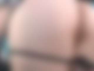 Live cam show with Evelyn_Sheeran - Hairy Pussy Teen (18+) on SquirtSoMuch