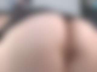Live cam show with Evelyn_Sheeran - Drinking on Camsoda