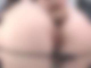 Live cam show with Evelyn_Sheeran - Squirt Teen (18+) on friskycurves.com