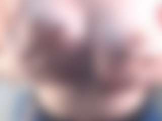 Live cam show with Evelyn_Sheeran - Drinking on StripNow
