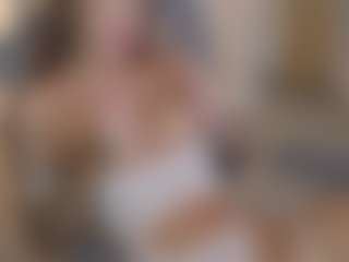 Live cam show with JOANA PALMER - Shaved Pussy Brown Hair on Porn Luv