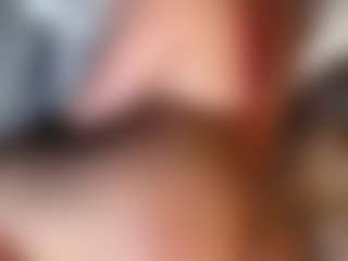Live cam show with lesly Moore - Brown Eyes on TottyGirls