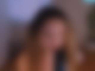 Live cam show with lesly Moore - Blowjob on Mixed Magazine Live
