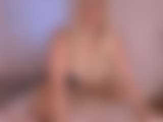Live cam show with lesly Moore - Nsfw on madthumbs