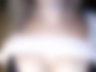 Live cam show with lesly Moore - Brown Eyes Blonde Hair on Gym Cam Girls