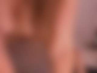 Live cam show with lesly Moore - Public Big Tits on Camsoda