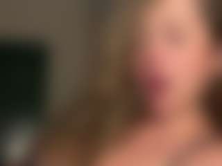 Live cam show with lesly Moore - Blonde Hair Amateur on justonemore.cc