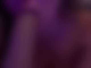 Live cam show with lesly Moore - Strip on Milf Play