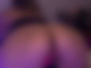 Live cam show with lesly Moore - Brown Eyes Big Tits on x69.live