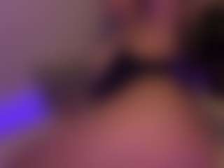 Live cam show with lesly Moore - Tease on Lustler