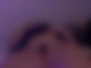 Live cam show with lesly Moore - BBW Shaved Pussy on SmokeAndPoke