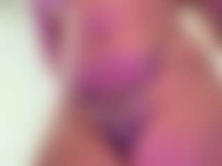 Live cam show with lesly Moore - Strip on Camsoda