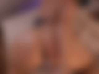 Live cam show with lesly Moore - Big Tits Curvy on Camsoda