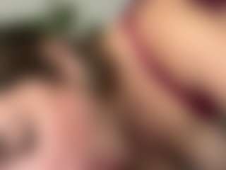 Live cam show with lesly Moore - Wet on Camsoda
