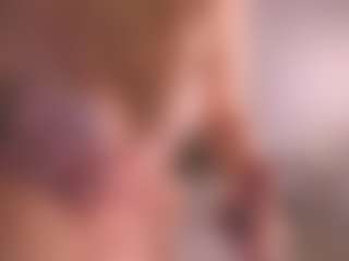 Live cam show with lesly Moore - Wet on Camsoda