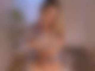 Live cam show with lesly Moore - Big Tits on CamwithHer