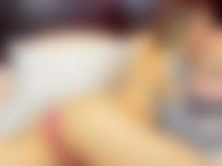 Live cam show with christynaross - Oil on instabang