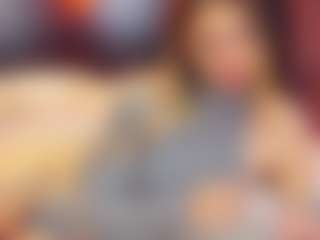Live cam show with christynaross - Teen (18+) on Milfs Live