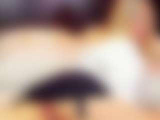 Live cam show with christynaross - Young Adult on CamClone
