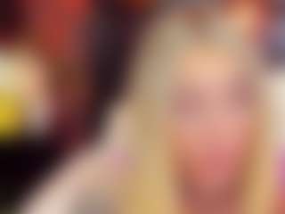 Live cam show with christynaross - Big Tits on TeamSkeetLive