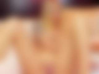 Live cam show with christynaross - Spank on Camsoda