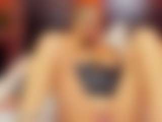 Live cam show with christynaross - Sexy on AdultVida.com