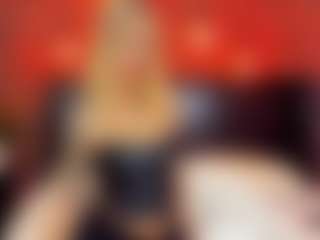Live cam show with christynaross - Deepthroat on Camsoda