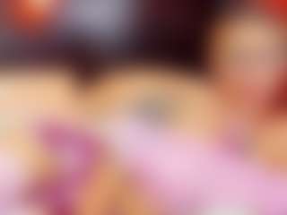 Live cam show with christynaross - Striptease Young Adult on Chatstar