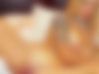 Live cam show with christynaross - Striptease on chickslive.net