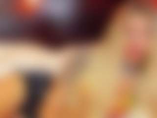Live cam show with christynaross - Strip on Camsoda