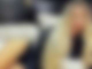 Live cam show with christynaross - Big Ass on Free Soda